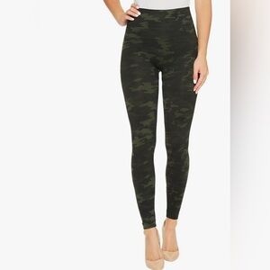 SPANX women’s look at me now seamless leggings in green camouflage size M NEW